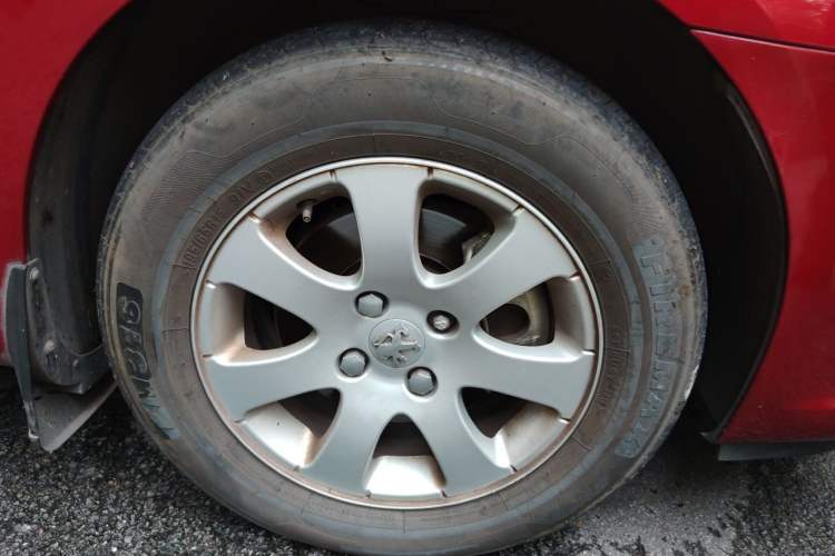 Used Peugeot 307 2010 Hatchback 1.6L Automatic Comfort Edition Right Front Wheel Hub