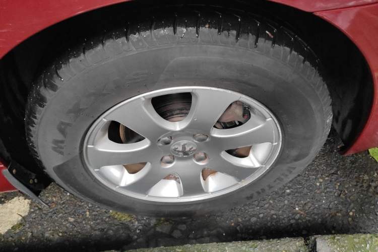 Used Peugeot 307 2010 Sedan 1.6L Automatic Comfort Edition Right Front Wheel Hub