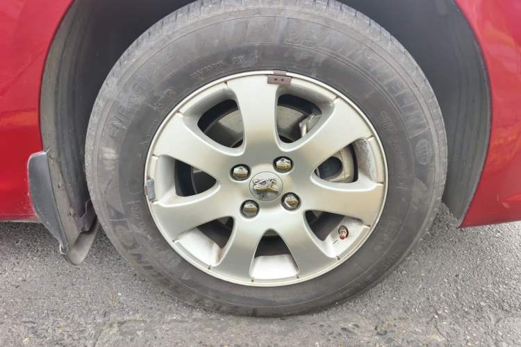 Used Peugeot 307 2010 Hatchback 1.6L Manual Comfort Edition Right Front Wheel Hub