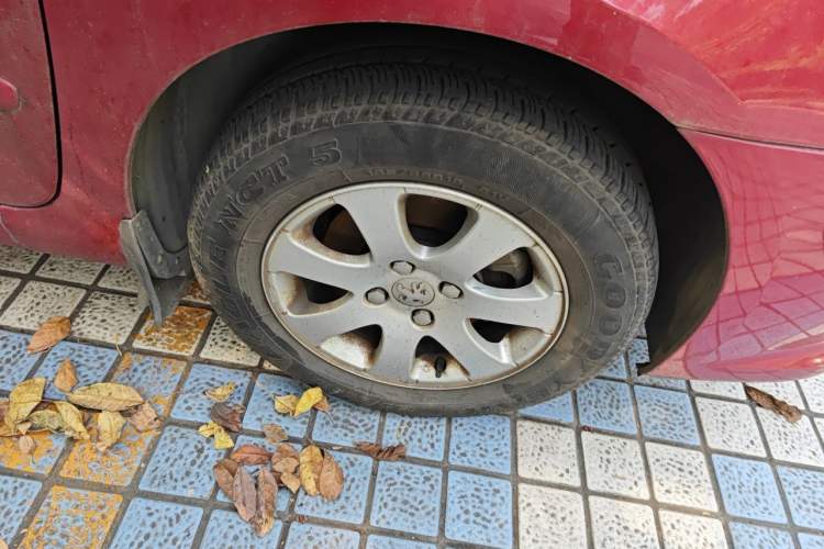 Used Peugeot 307 2010 Sedan 1.6L Manual Comfort Edition Right Front Wheel Hub