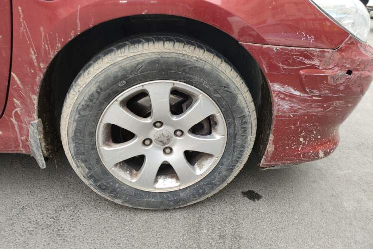 Used Peugeot 307 2010 Hatchback 1.6L Manual Comfort Edition Right Front Wheel Hub