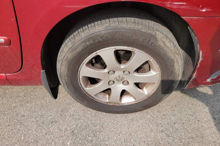 Used Peugeot 307 2010 Hatchback 1.6L Manual Comfort Edition Right Front Wheel Hub