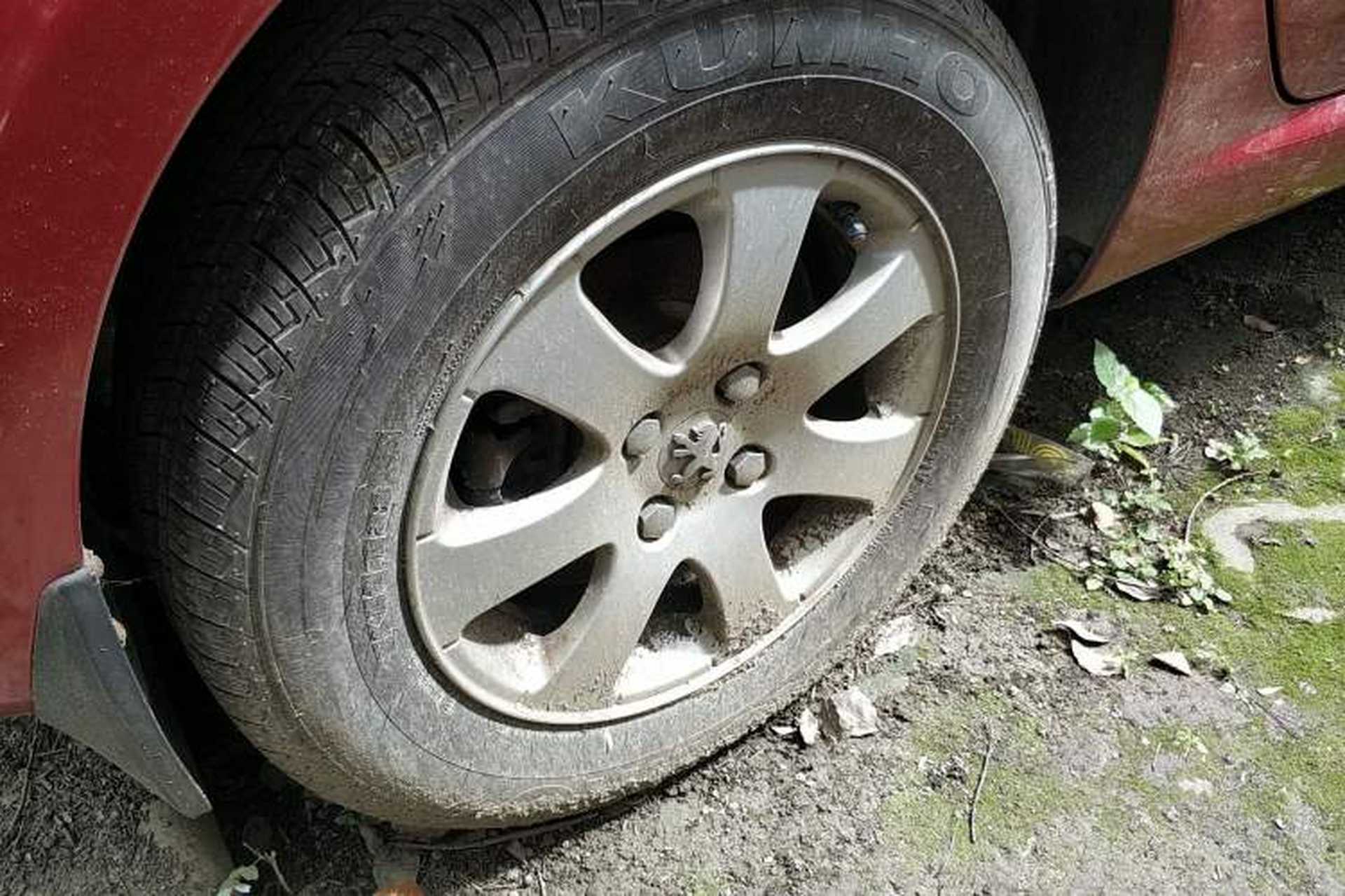 Used Peugeot 307 2010 Hatchback 1.6L Manual Comfort Edition Right Front Wheel Hub
