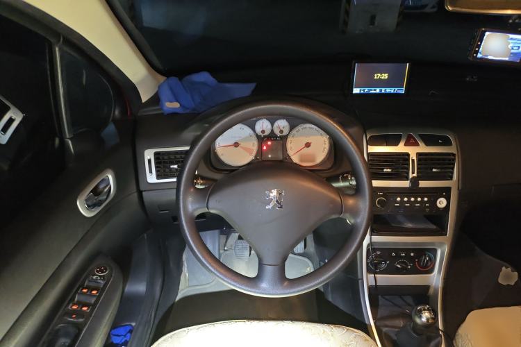 Used Peugeot 307 2010 Hatchback 1.6L Manual Comfort Edition Steering Wheel