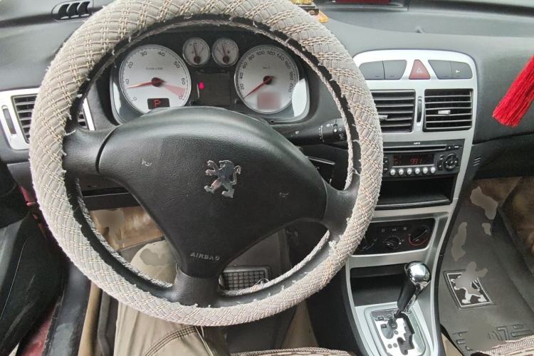 Used Peugeot 307 2010 Hatchback 1.6L Automatic Comfort Edition Steering Wheel