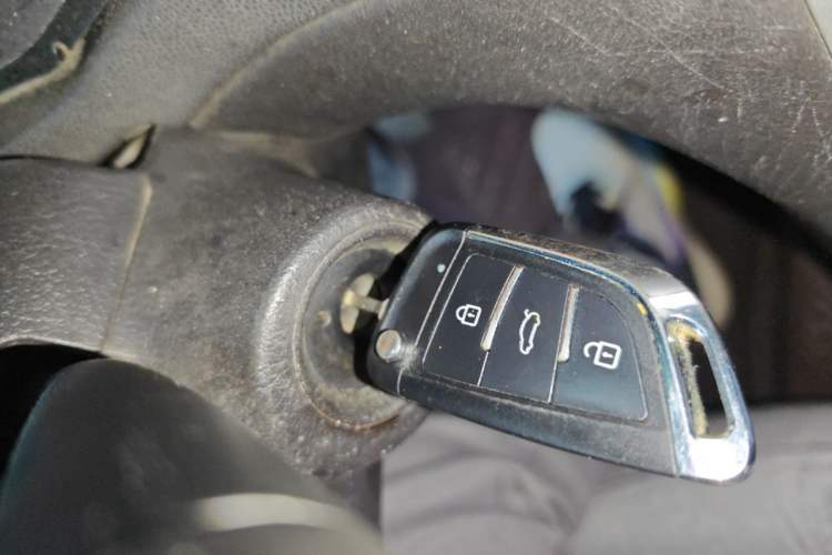 Used Peugeot 307 2010 Hatchback 1.6L Manual Comfort Edition Vehicle Key