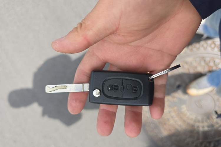 Used Peugeot 307 2010 Sedan 1.6L Automatic Comfort Edition Vehicle Key