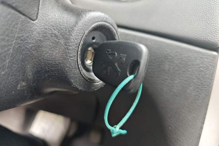 Used Peugeot 307 2010 Hatchback 1.6L Automatic Comfort Edition Vehicle Key