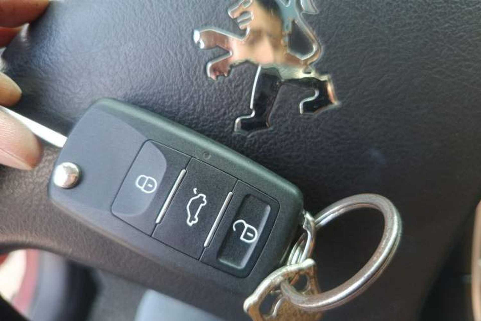 Used Peugeot 307 2010 Hatchback 1.6L Manual Luxury Edition Vehicle Key