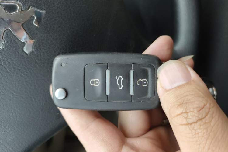 Used Peugeot 307 2010 Hatchback 1.6L Manual Comfort Edition Vehicle Key