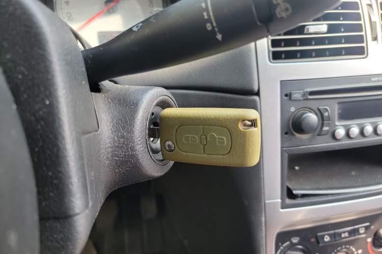 Used Peugeot 307 2010 Hatchback 1.6L Manual Comfort Edition Vehicle Key