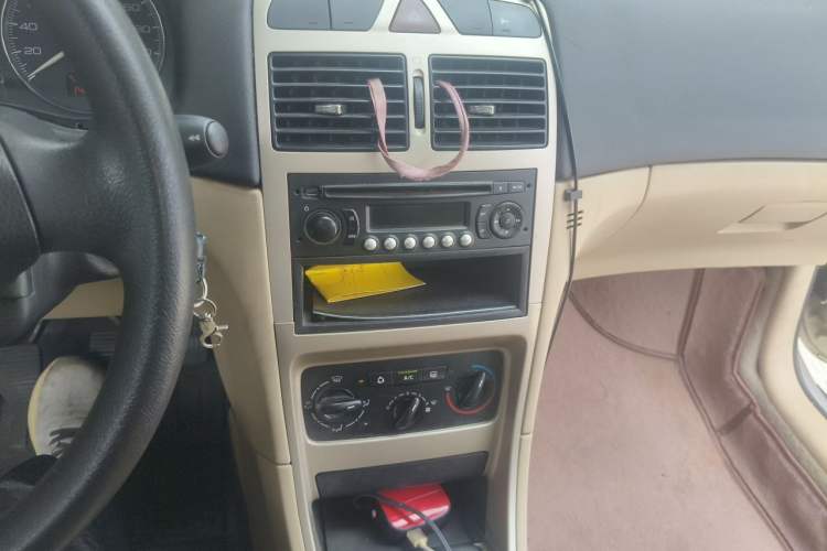 Used Peugeot 307 2010 Sedan 1.6L Manual Comfort Edition Audio And AC Panel