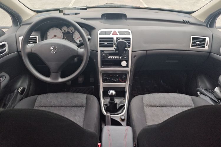 Used Peugeot 307 2010 Hatchback 1.6L Manual Comfort Edition Center Console