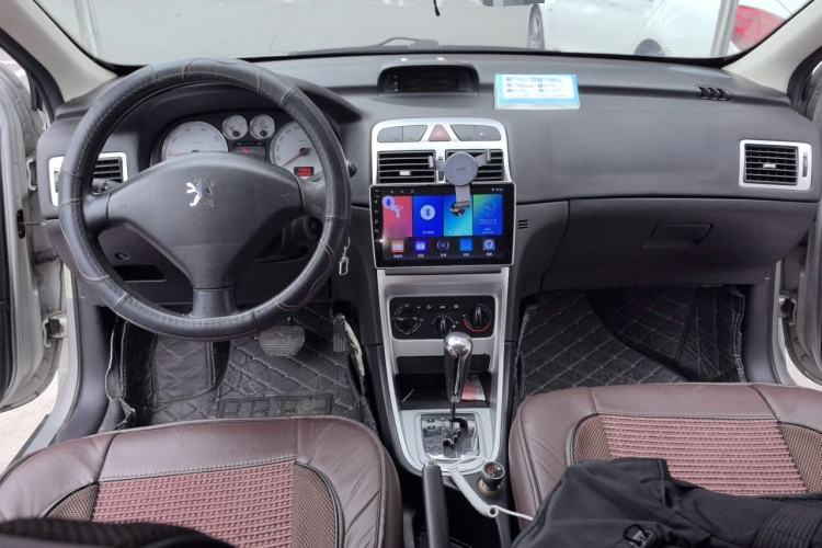 Used Peugeot 307 2010 Sedan 1.6L Automatic Comfort Edition Center Console