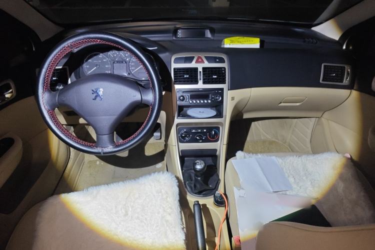 Used Peugeot 307 2010 Hatchback 1.6L Manual Comfort Edition Center Console
