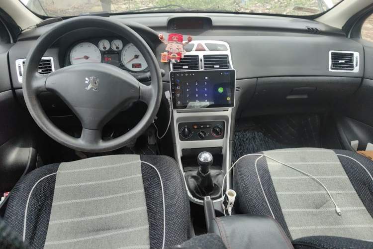 Used Peugeot 307 2010 Sedan 1.6L Manual Comfort Edition Center Console