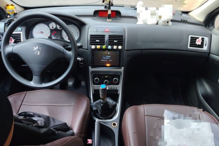 Used Peugeot 307 2010 Hatchback 1.6L Manual Comfort Edition Center Console