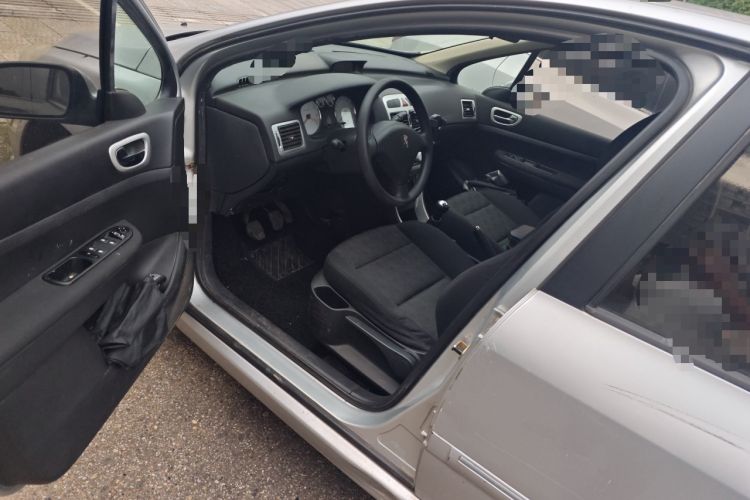 Used Peugeot 307 2010 Hatchback 1.6L Manual Comfort Edition Driver Seat