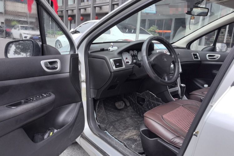 Used Peugeot 307 2010 Sedan 1.6L Automatic Comfort Edition Driver Seat