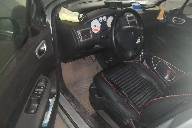 Used Peugeot 307 2010 Hatchback 1.6L Automatic Comfort Edition Driver Seat