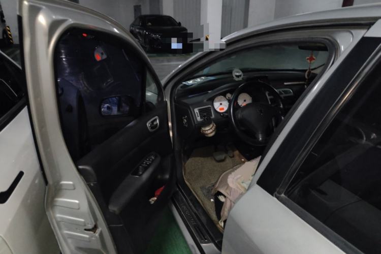 Used Peugeot 307 2010 Hatchback 1.6L Manual Comfort Edition Driver Seat