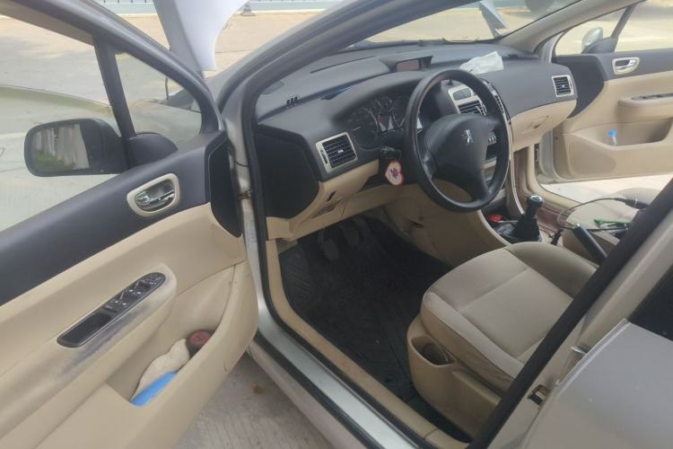 Used Peugeot 307 2010 Sedan 1.6L Manual Comfort Edition Driver Seat