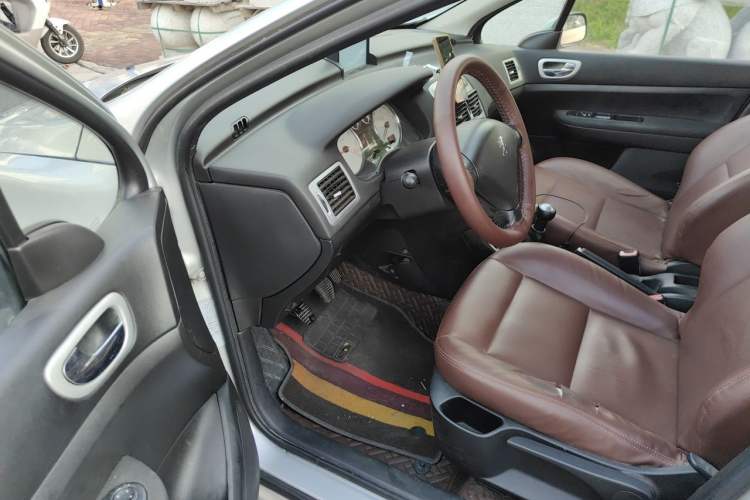 Used Peugeot 307 2010 Hatchback 1.6L Manual Comfort Edition Driver Seat