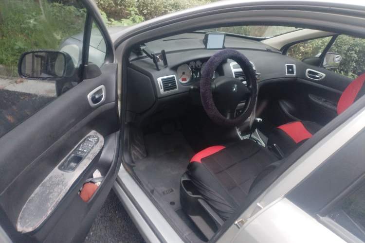 Used Peugeot 307 2010 Hatchback 1.6L Automatic Comfort Edition Driver Seat