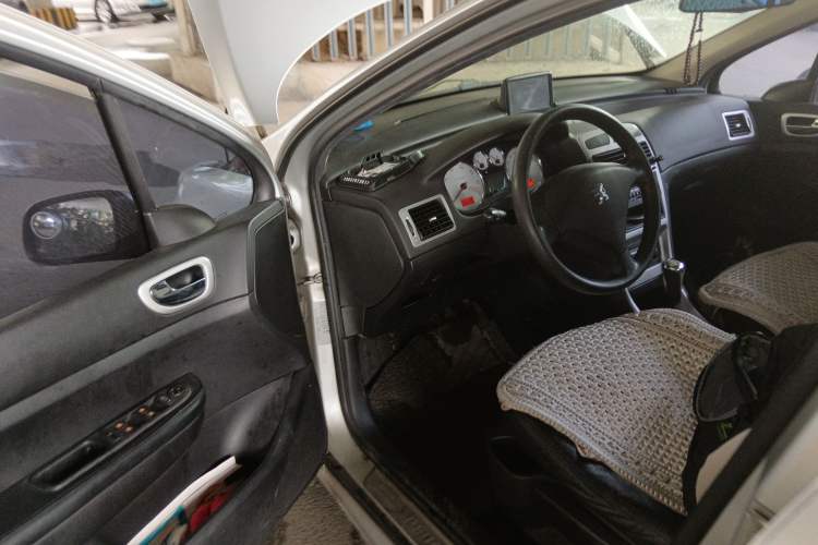 Used Peugeot 307 2010 Hatchback 1.6L Automatic Comfort Edition Driver Seat