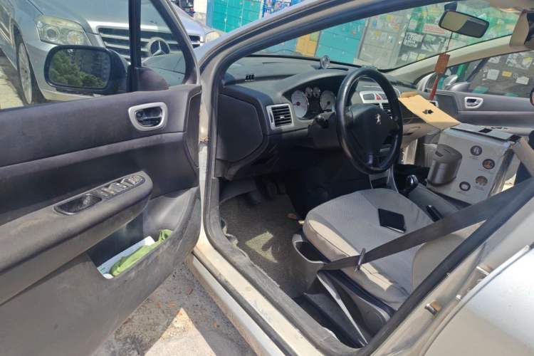 Used Peugeot 307 2010 Sedan 1.6L Manual Comfort Edition Driver Seat