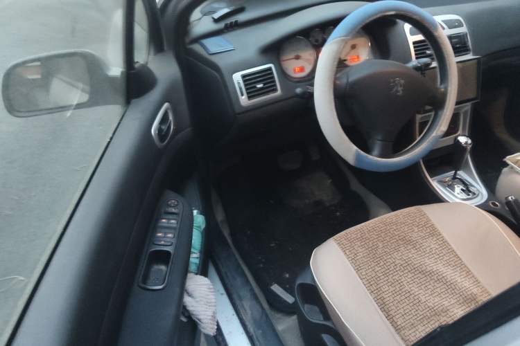 Used Peugeot 307 2010 Hatchback 1.6L Automatic Comfort Edition Driver Seat