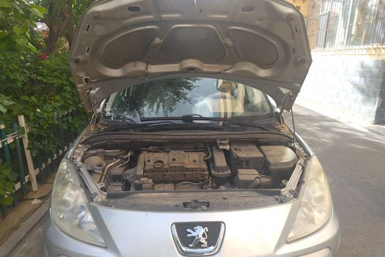 Used Peugeot 307 2010 Sedan 1.6L Manual Comfort Edition Engine Bay