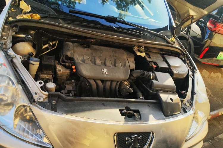 Used Peugeot 307 2010 Hatchback 2.0L Manual Comfort Edition Engine Bay