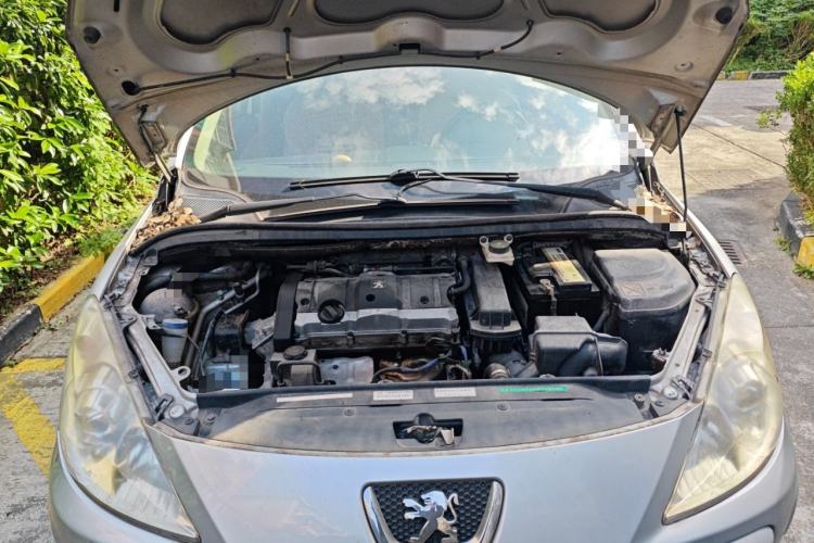 Used Peugeot 307 2010 Sedan 1.6L Automatic Comfort Edition Engine Bay