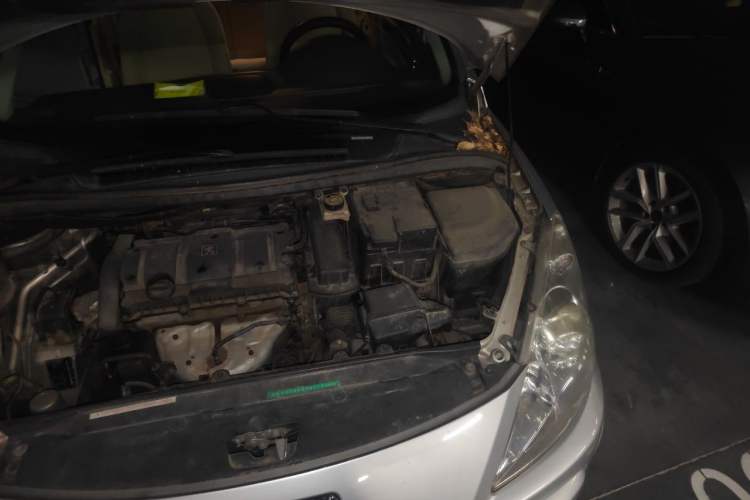 Used Peugeot 307 2010 Hatchback 1.6L Manual Comfort Edition Engine Bay Left