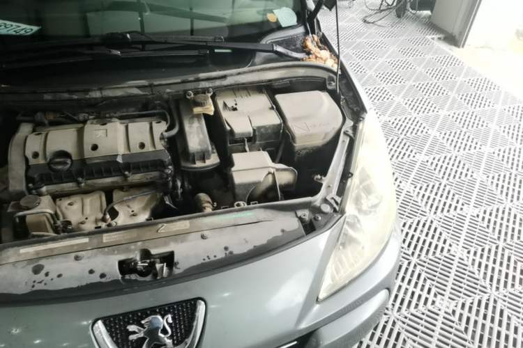 Used Peugeot 307 2010 Hatchback 1.6L Manual Comfort Edition Engine Bay Left