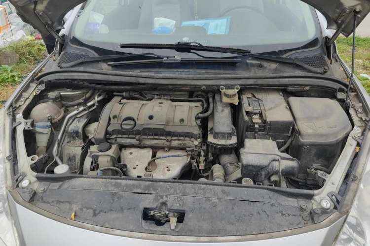 Used Peugeot 307 2010 Hatchback 1.6L Manual Comfort Edition Engine Bay