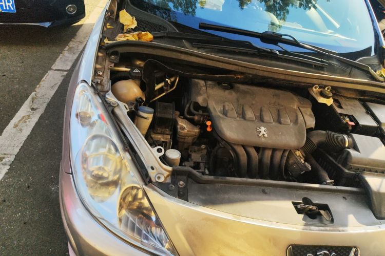 Used Peugeot 307 2010 Hatchback 2.0L Manual Comfort Edition Engine Bay Right