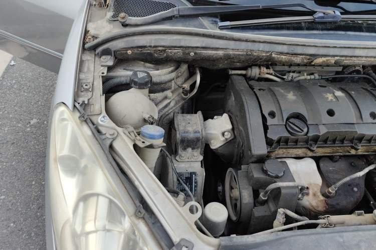Used Peugeot 307 2010 Hatchback 1.6L Manual Comfort Edition Engine Bay Right