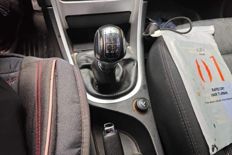 Used Peugeot 307 2010 Hatchback 1.6L Manual Comfort Edition Gear Lever