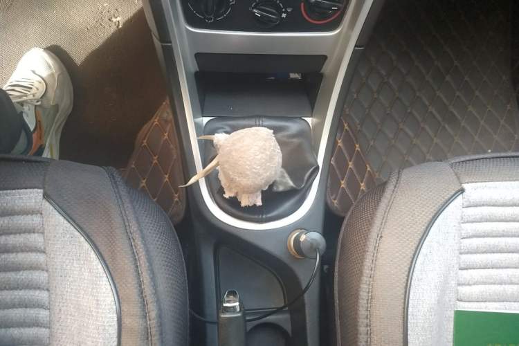 Used Peugeot 307 2010 Sedan 1.6L Manual Comfort Edition Gear Lever