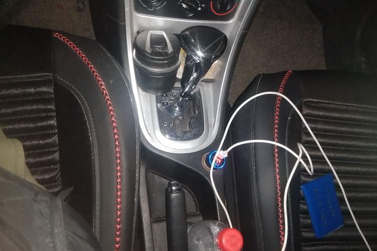 Used Peugeot 307 2010 Hatchback 1.6L Automatic Comfort Edition Gear Lever