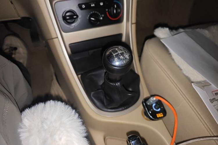 Used Peugeot 307 2010 Hatchback 1.6L Manual Comfort Edition Gear Lever