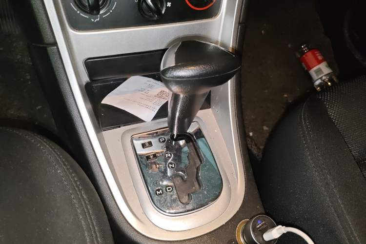 Used Peugeot 307 2010 Sedan 1.6L Automatic Luxury Edition Gear Lever