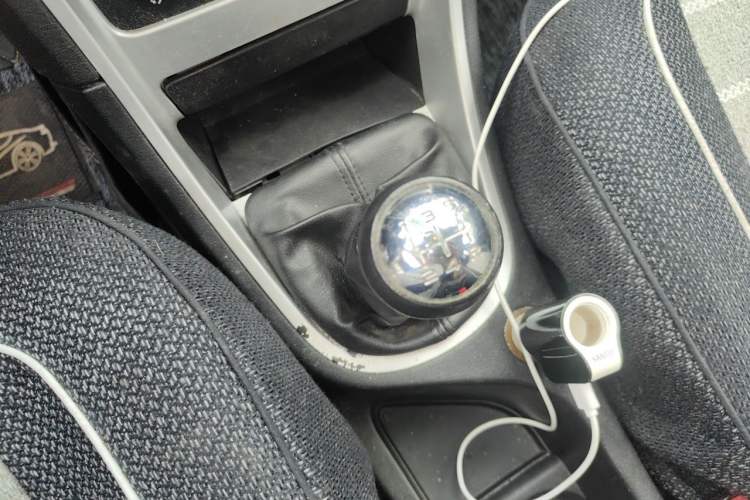 Used Peugeot 307 2010 Sedan 1.6L Manual Comfort Edition Gear Lever