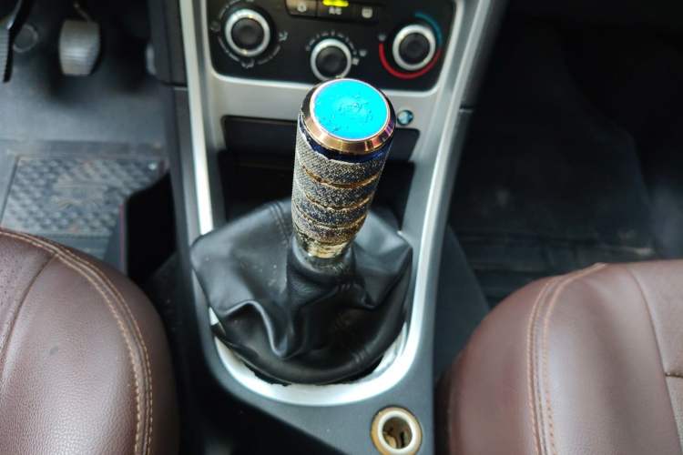 Used Peugeot 307 2010 Hatchback 1.6L Manual Comfort Edition Gear Lever