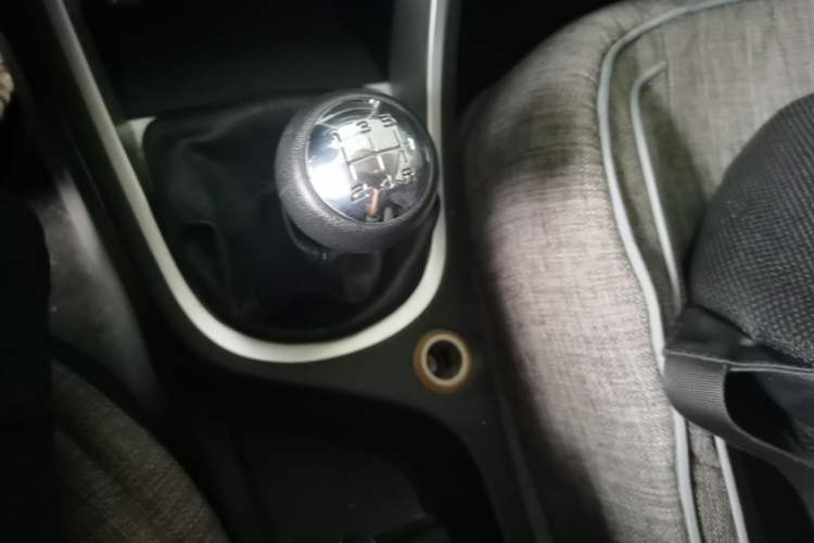 Used Peugeot 307 2010 Hatchback 1.6L Manual Comfort Edition Gear Lever