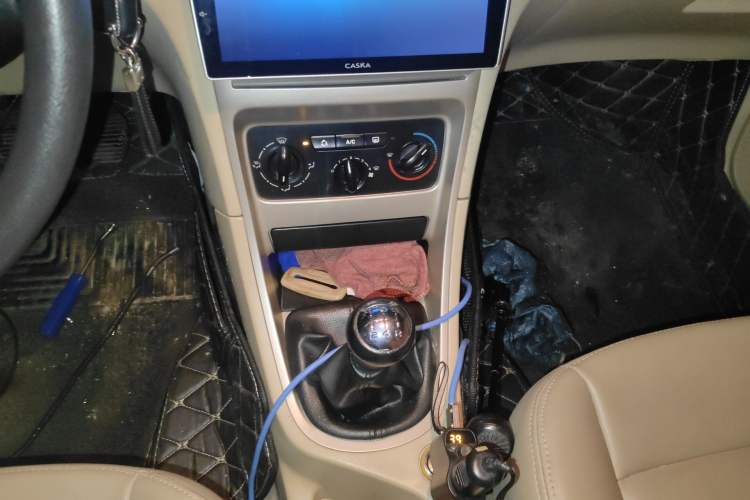 Used Peugeot 307 2010 Sedan 1.6L Manual Comfort Edition Gear Lever