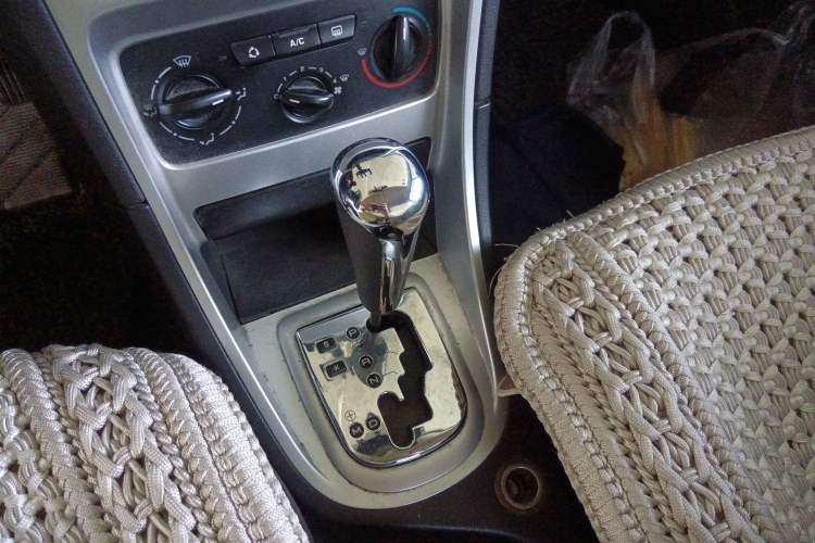 Used Peugeot 307 2010 Hatchback 1.6L Automatic Comfort Edition Gear Lever