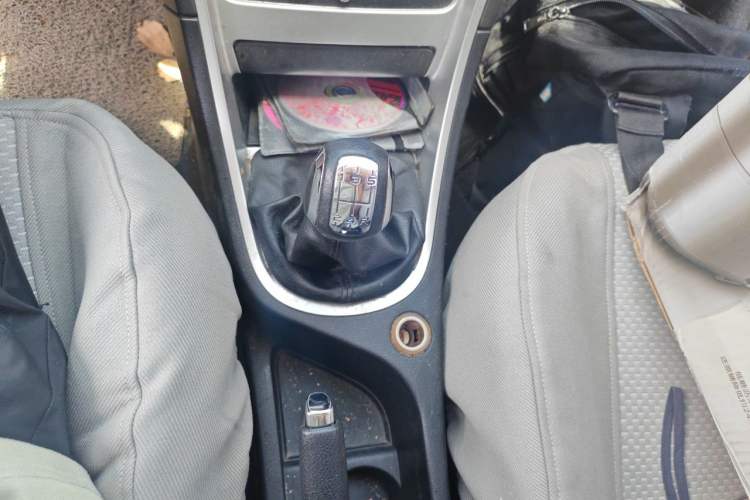 Used Peugeot 307 2010 Sedan 1.6L Manual Comfort Edition Gear Lever